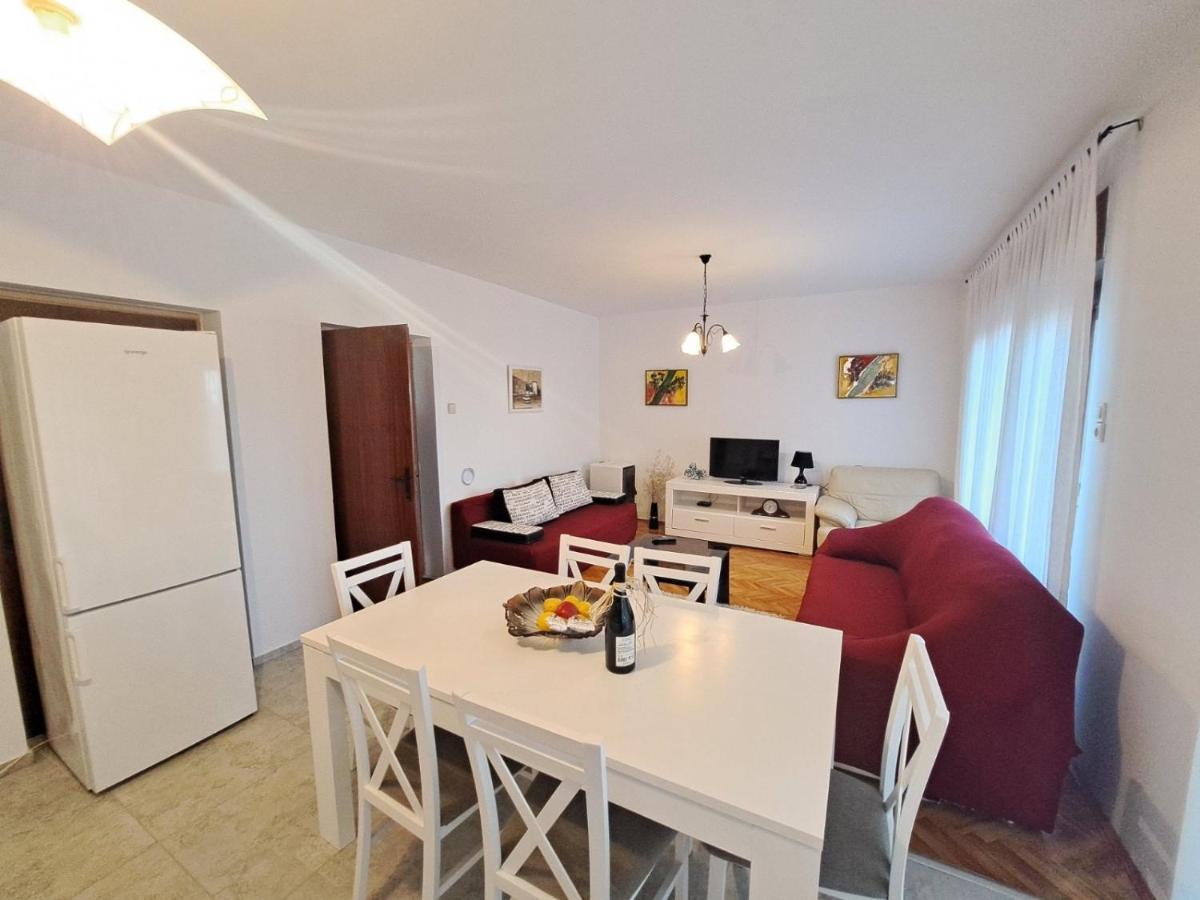 Apartments With A Parking Space Novi Vinodolski - 2423 Esterno foto